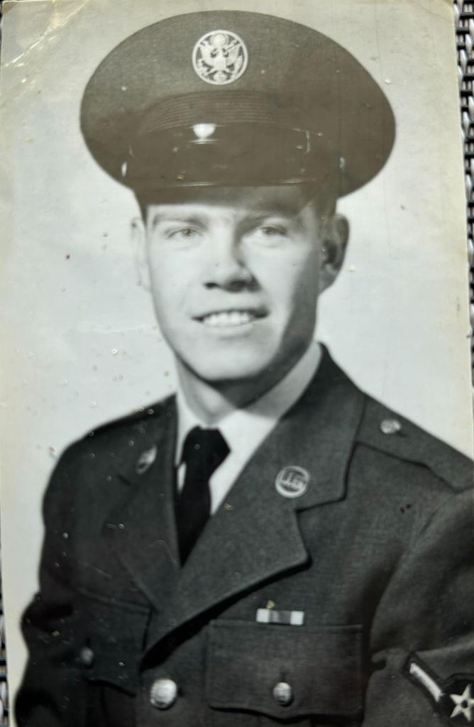 Joe Justin Simmons Profile Photo