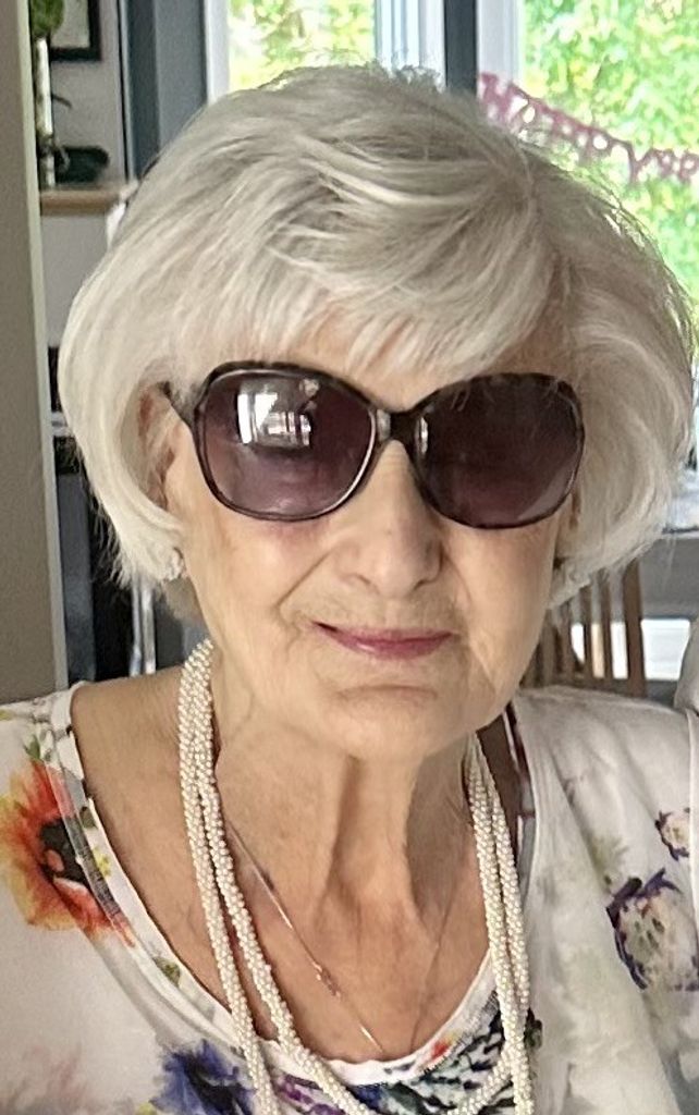 Julia Piersant Profile Photo