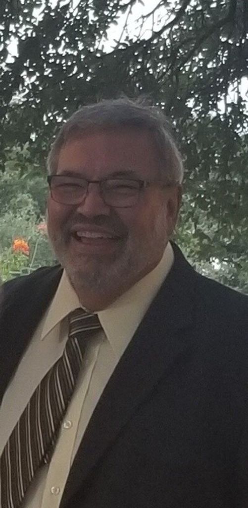 Roberto "Bob" Vasquez