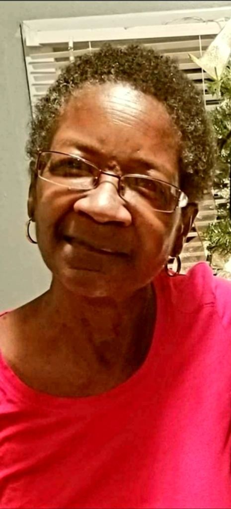 Sara "Snookie" (James)  Newman