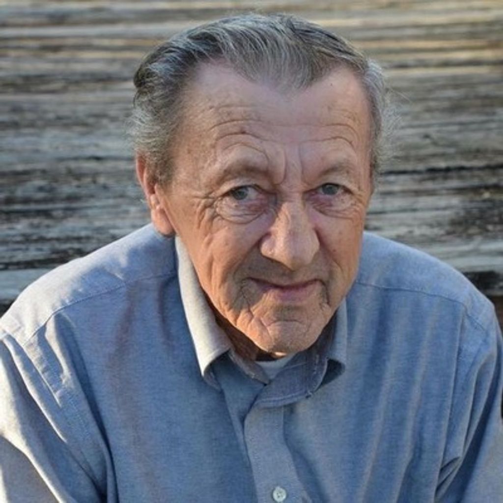 Jonas Douglas Quinn Sr Profile Photo