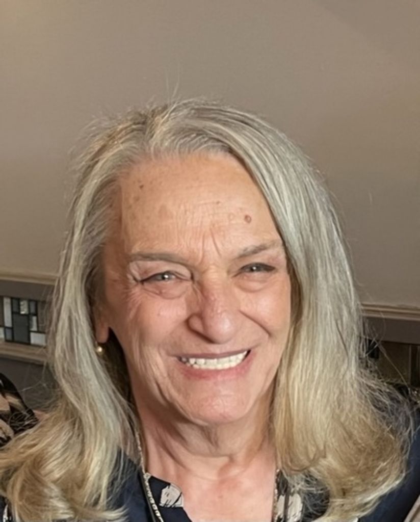 Lorraine Lynch Profile Photo