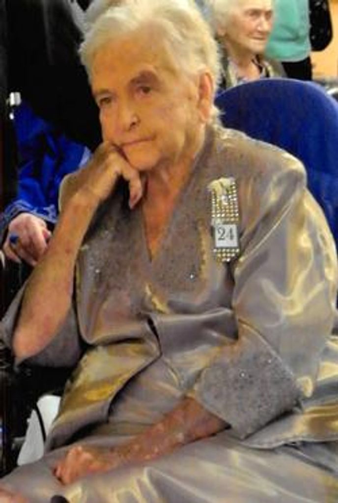 Maxine Holt Profile Photo