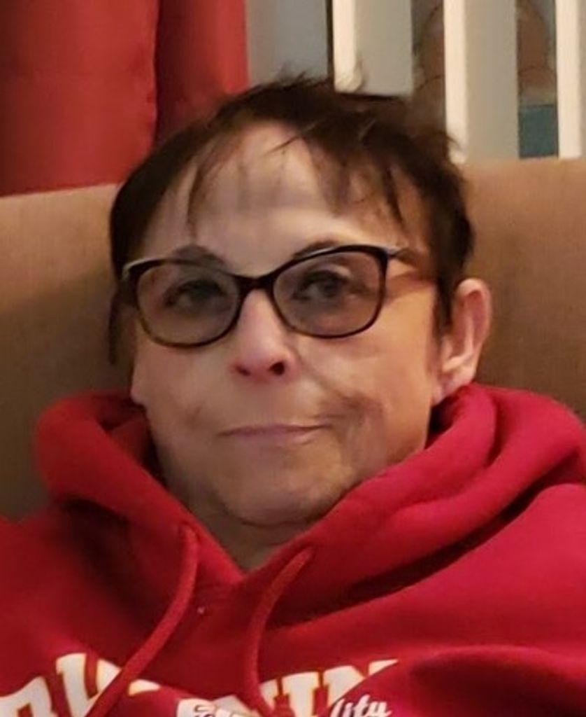 Julia "Julie" (Esser) Sanders Profile Photo