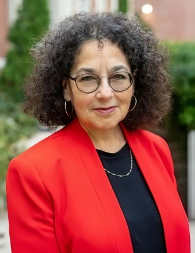 Diana "Deedee" R. Fuentes Profile Photo
