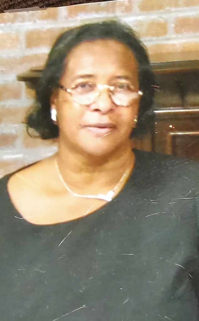 Earnestine Holloway Profile Photo