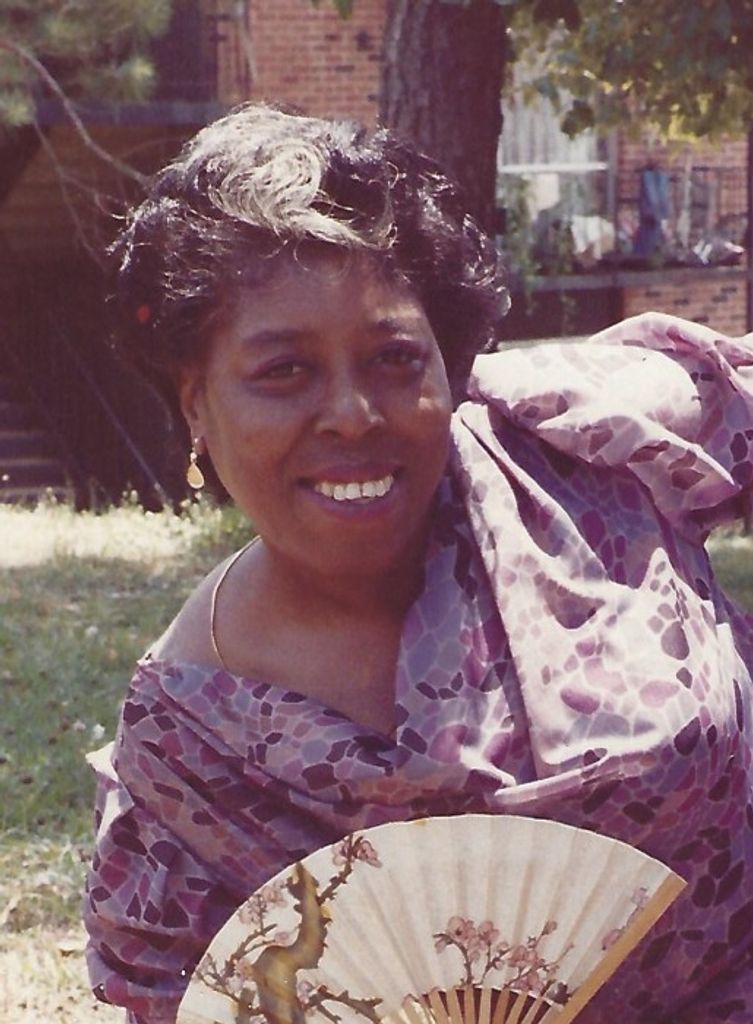 Katie Lee (Green)  Thomas