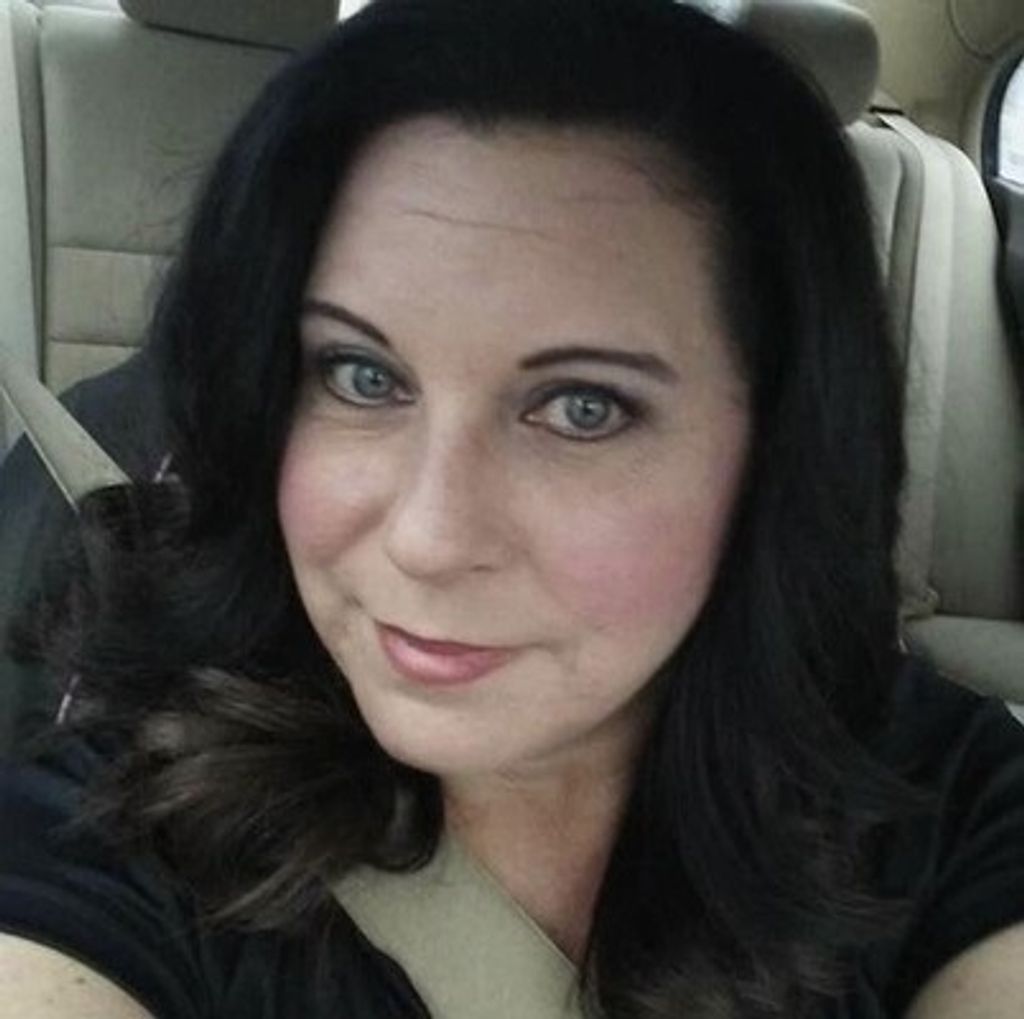 Kelly Elizabeth Hensley Profile Photo
