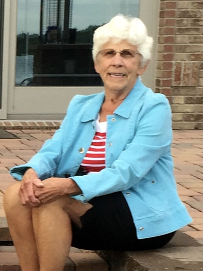 Lois Lee Profile Photo