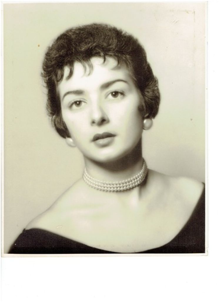 Nina R. Palaia (Nee Lopresti)