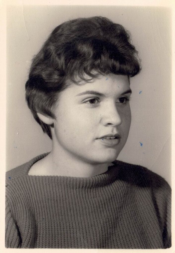 Sharon Kaye (Thomson)  Long