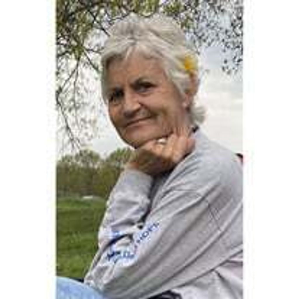 Celeste Dowling Bloomer Profile Photo