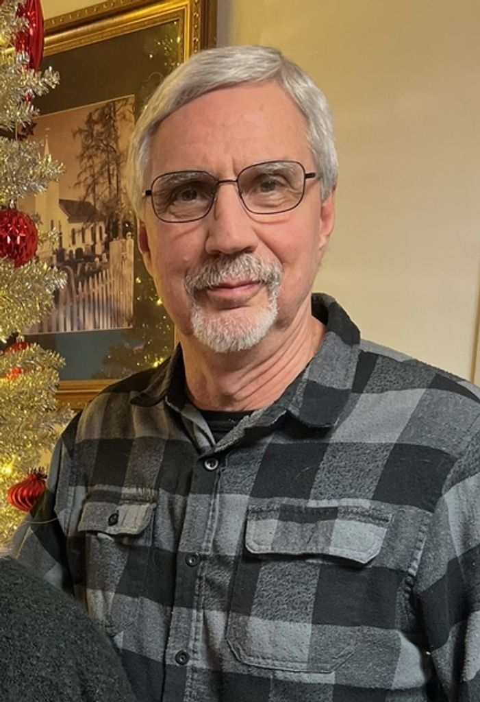 Thomas Ellis Profile Photo