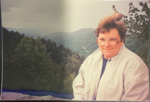 Carol Mae (Shull)  Thomas photo gallery thumbnail 11 of 115
