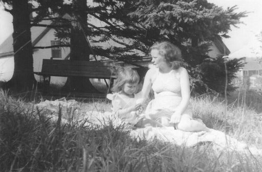 Beatrice Smith photo gallery thumbnail 77 of 91