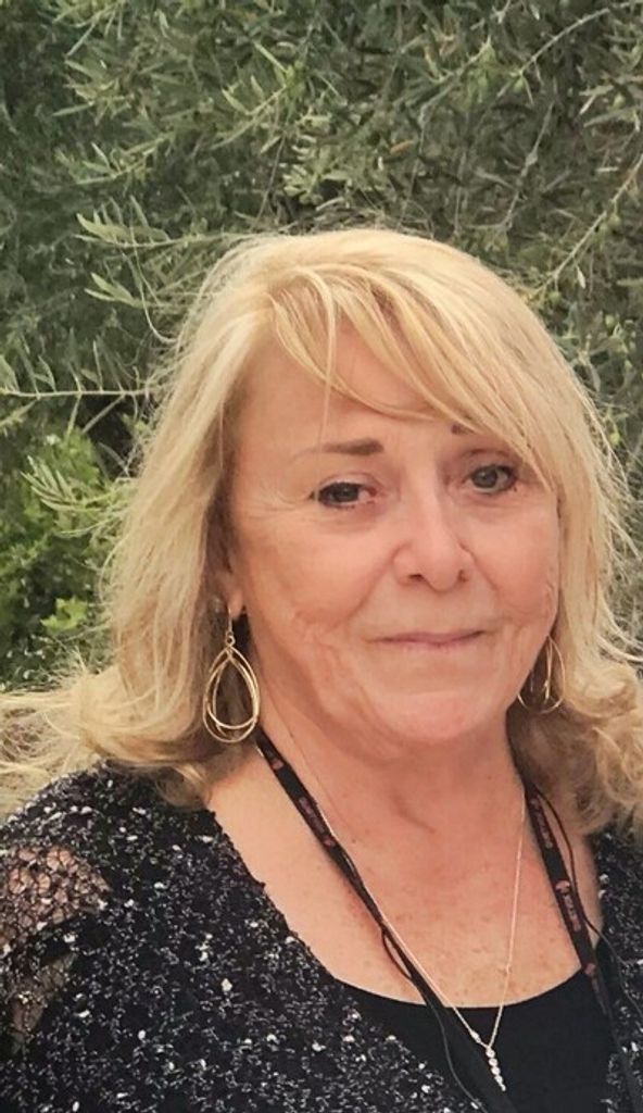 Gloria Stroschein Profile Photo