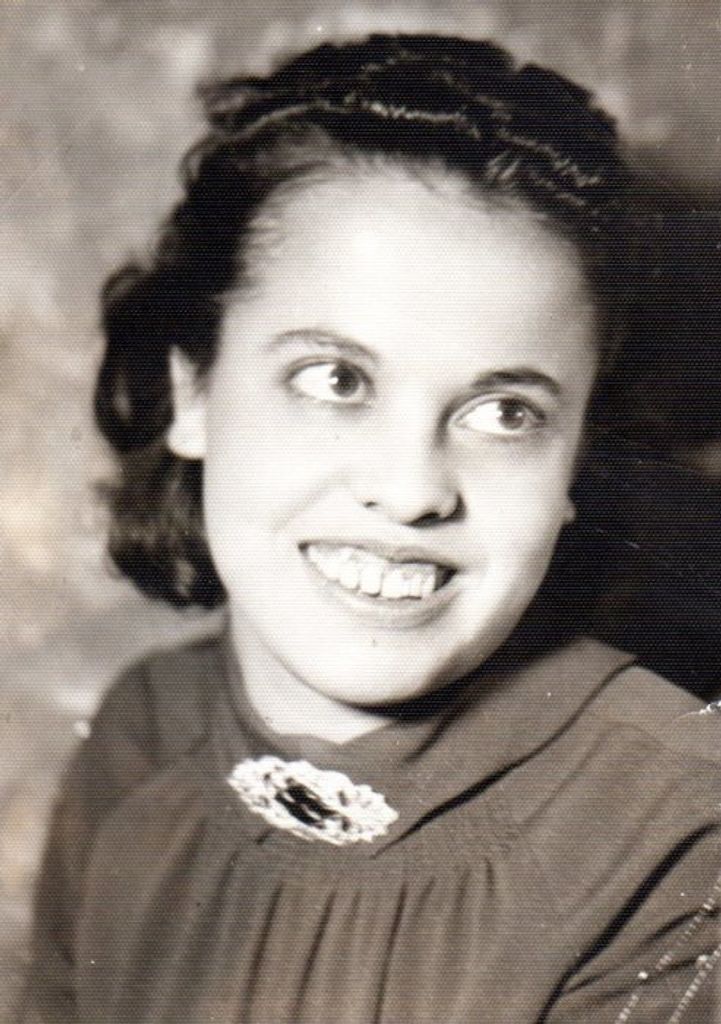 Estella Mares