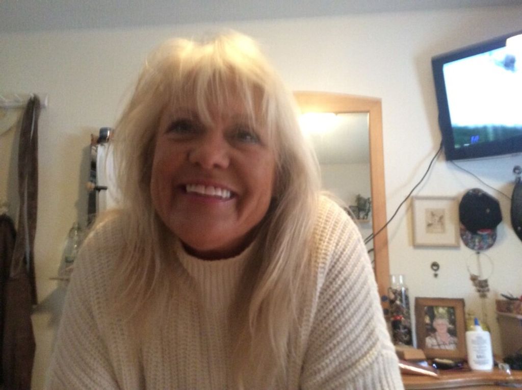 Julie Von Kenyon Profile Photo