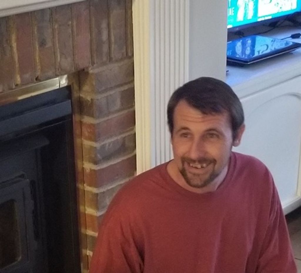 Daniel Ben Dobbins Profile Photo