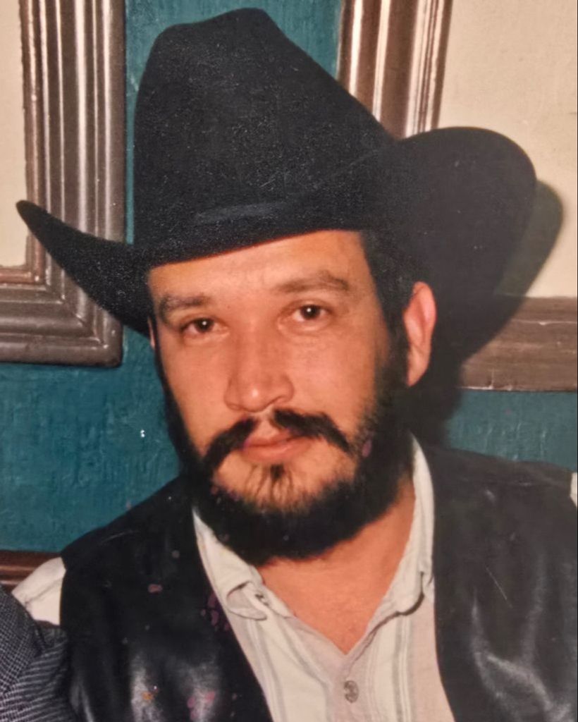 Israel Valles Profile Photo