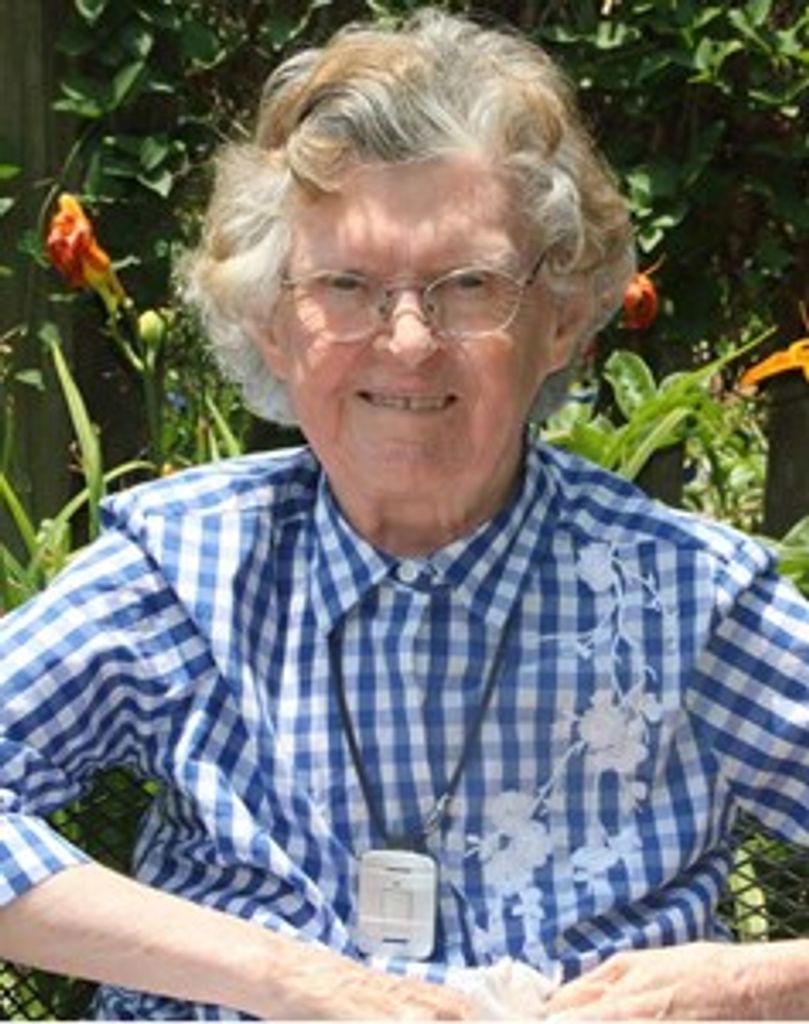 Lois Maxine Moorhead