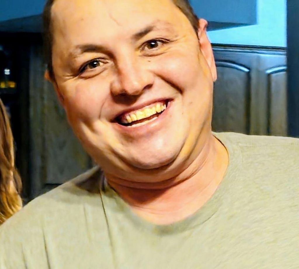 Joshtin Van Den Bloomer Profile Photo