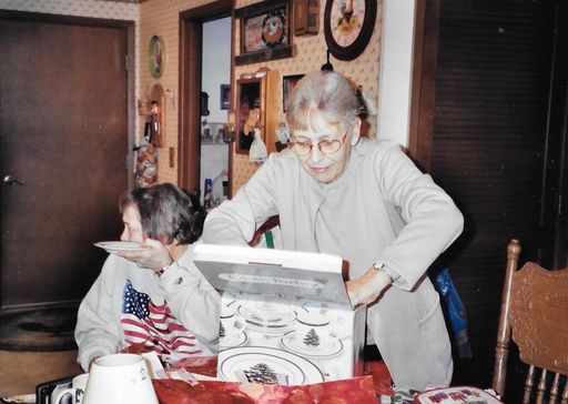 Linda L. Dilling photo gallery thumbnail 38 of 79