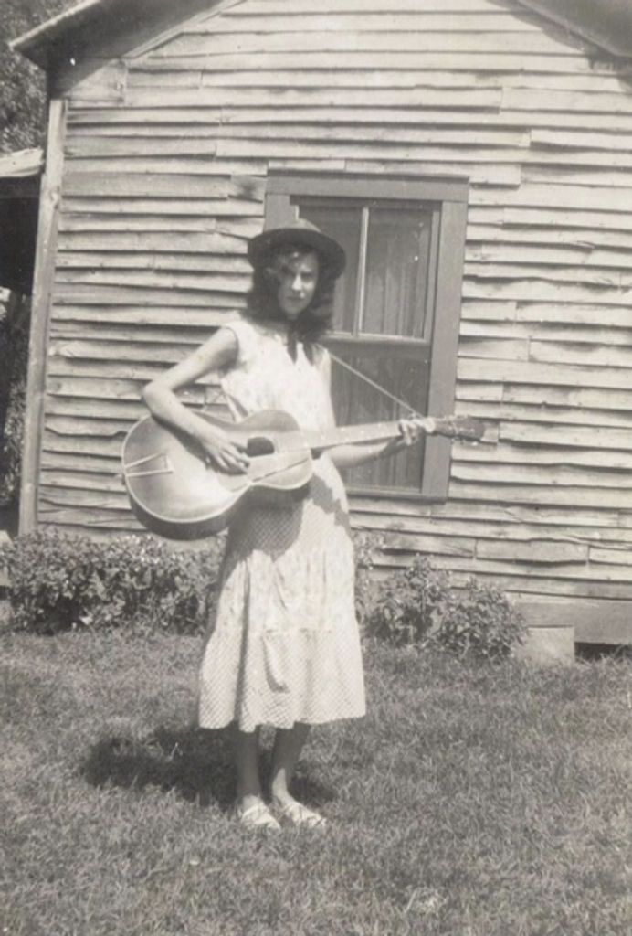 Maxine Davis Profile Photo