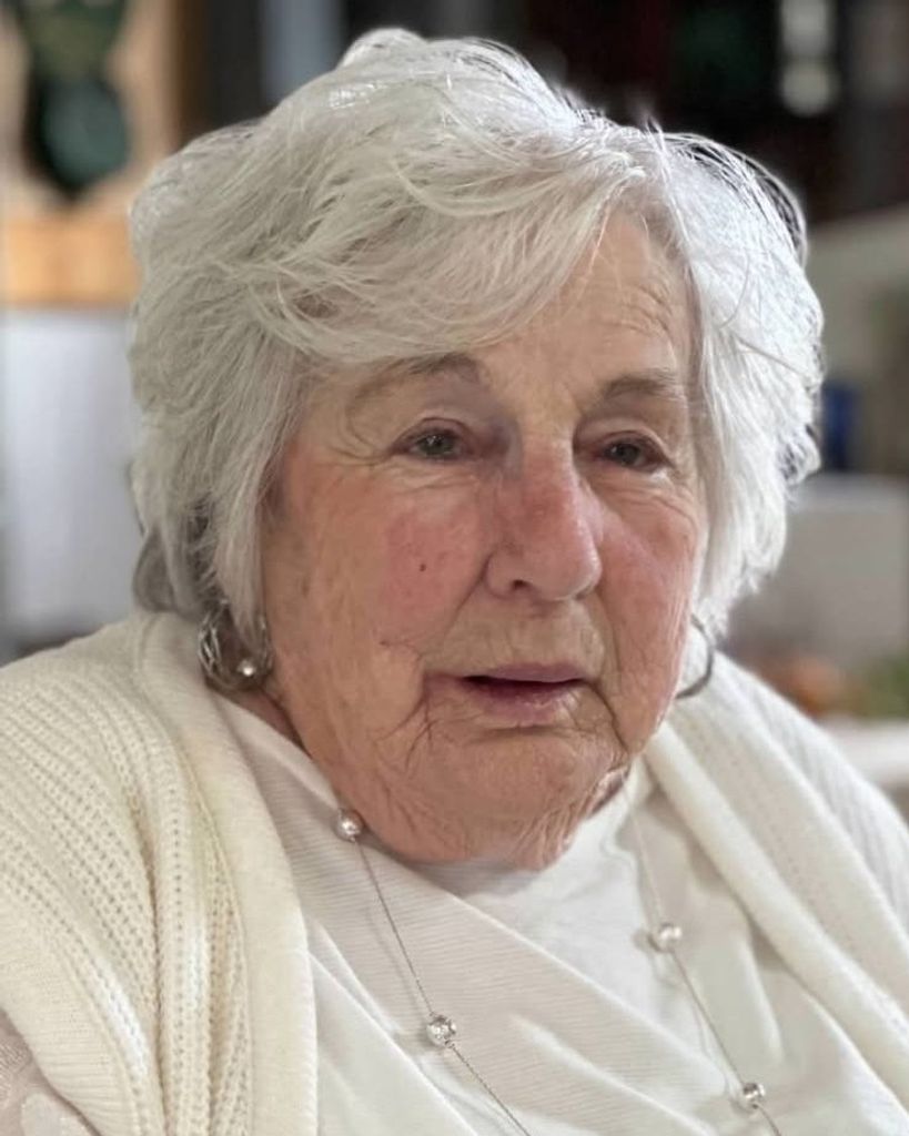 Mary Ellen Scott English Profile Photo