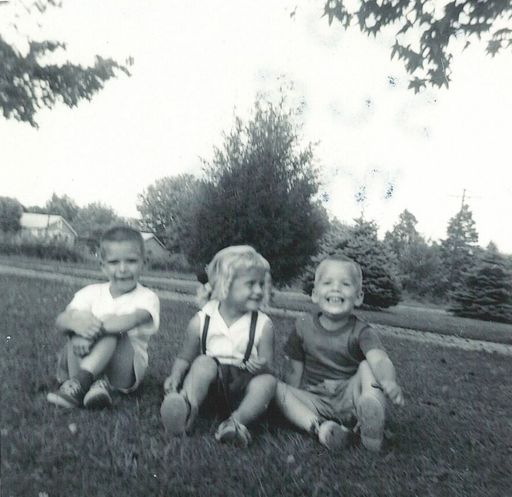 Dinah Sue Demas photo gallery thumbnail 41 of 44