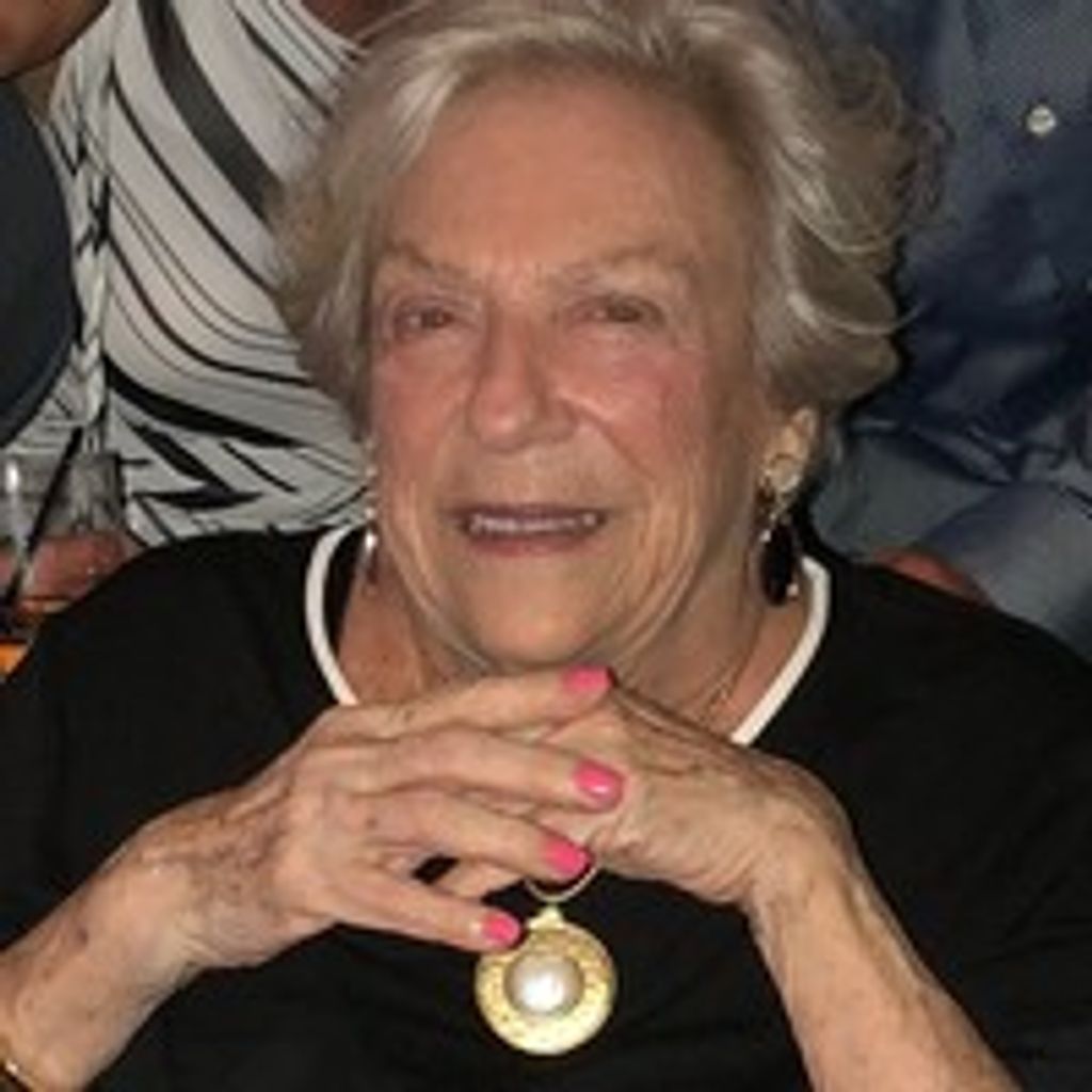 Elizabeth Bruin Christopher Profile Photo