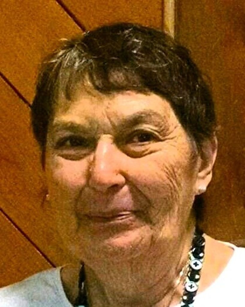 Linda (Coe) Paterniti