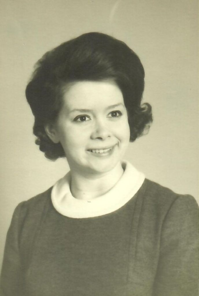 Carol Lynna (Pollock)  Treadway