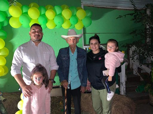Santos Valdez Sr. photo gallery thumbnail 79 of 151