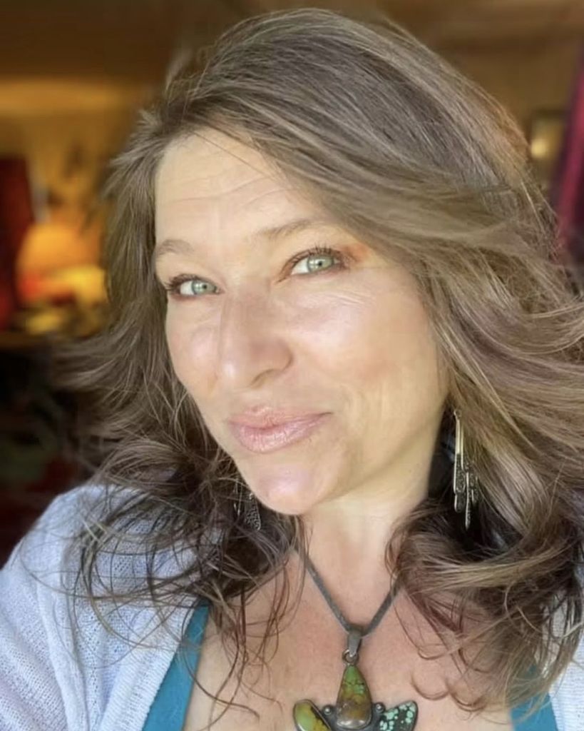 Melanie Leighnea Connolly Profile Photo