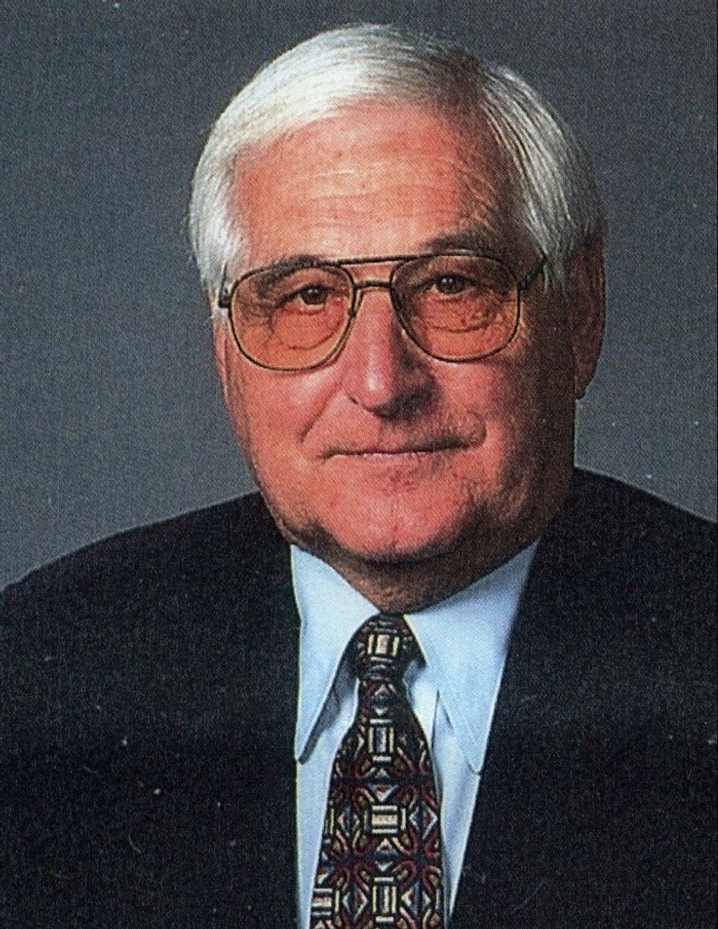 Thomas Holden Profile Photo