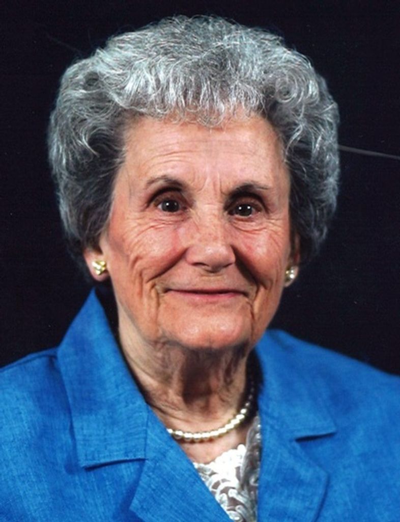 Maxine Cross Profile Photo