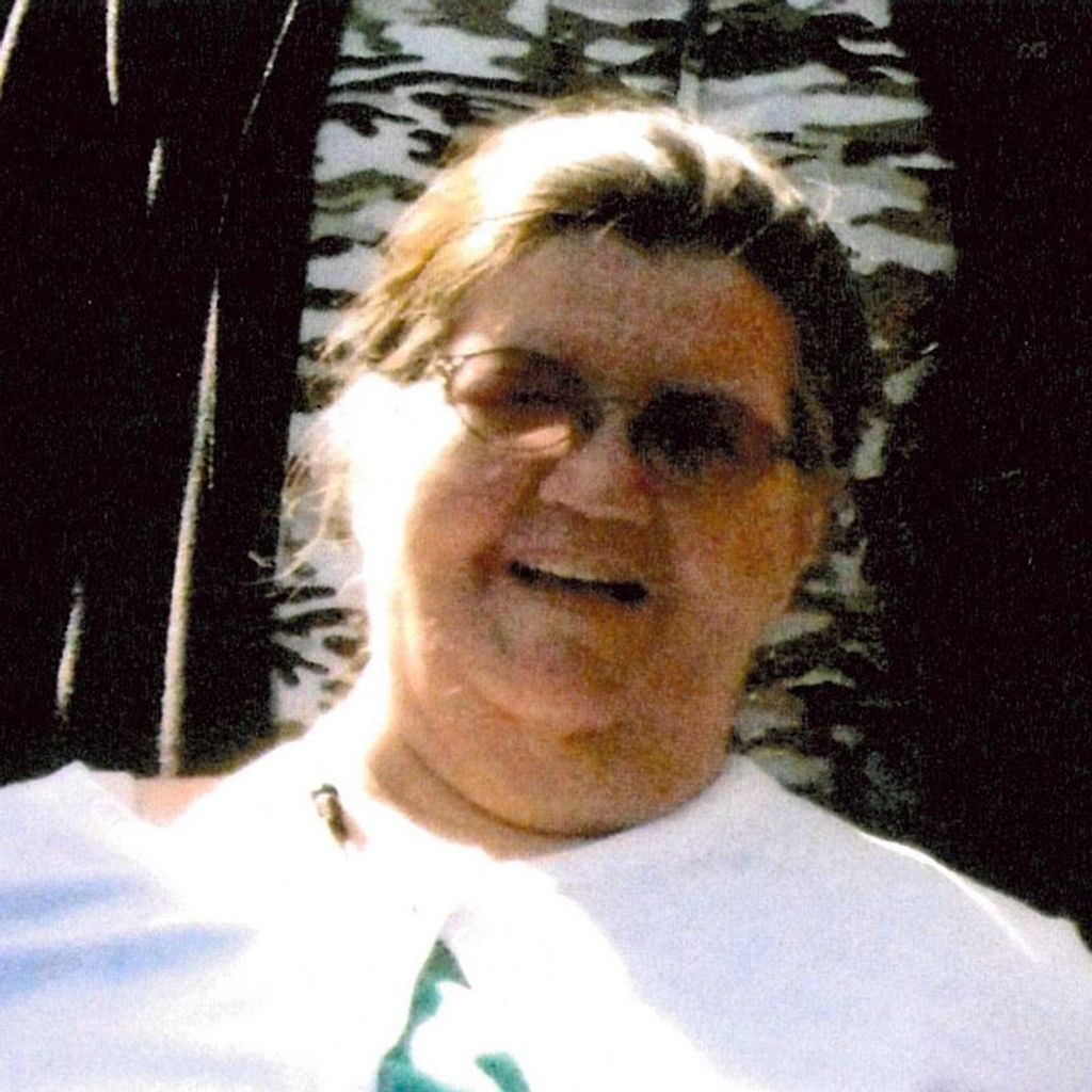 Della Rose Veit Profile Photo