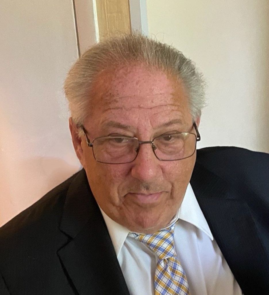 Marty D Felezzola Profile Photo