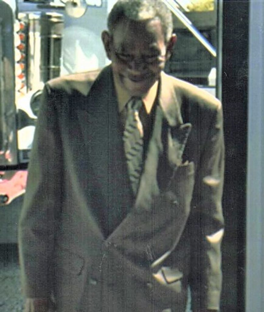Robert Edward Osborne Profile Photo