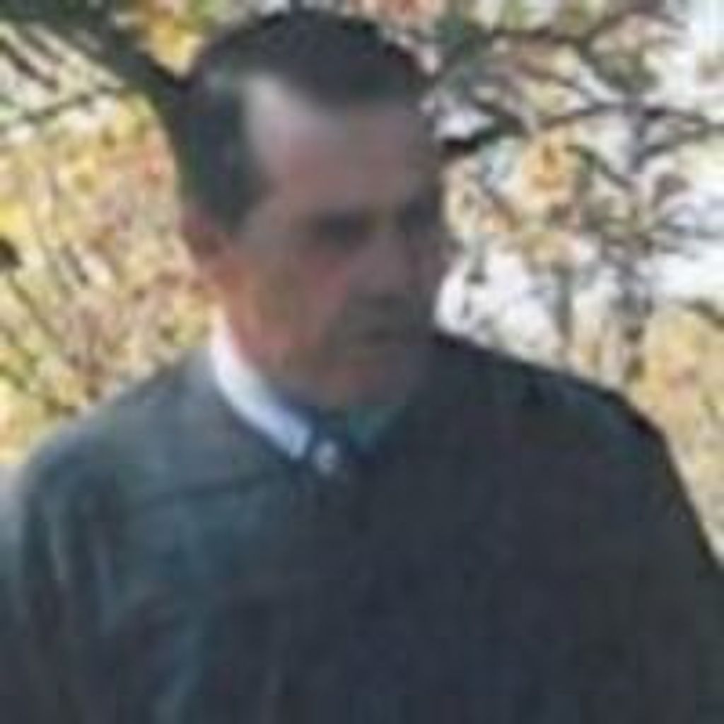 Darrell W Collins