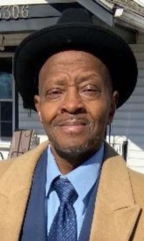Robert Edward Smith Profile Photo