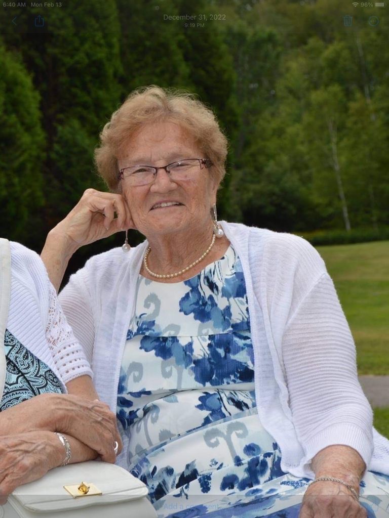 Dorothy Lorraine Karker