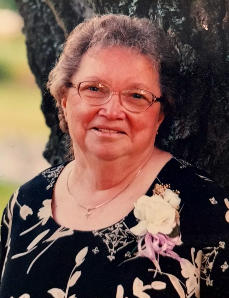 Lily Arnand Profile Photo