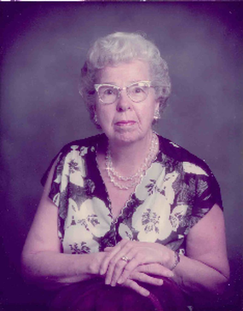 Louise Macek