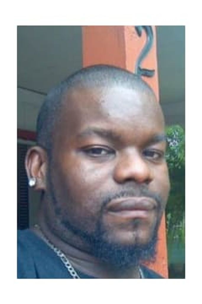 Mr. Antonio  Minaird