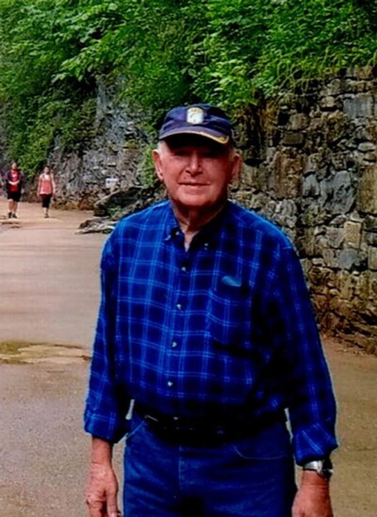 Thomas "Bo" Everett Moore