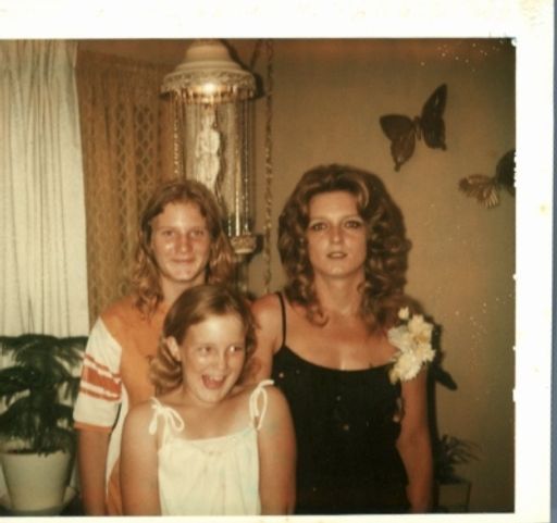 Linda Carol Smith photo gallery thumbnail 39 of 40