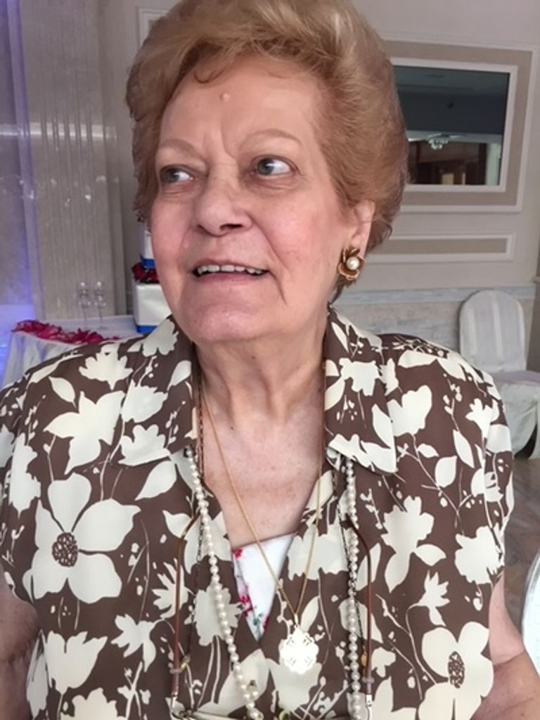 Violet O'Connor Profile Photo