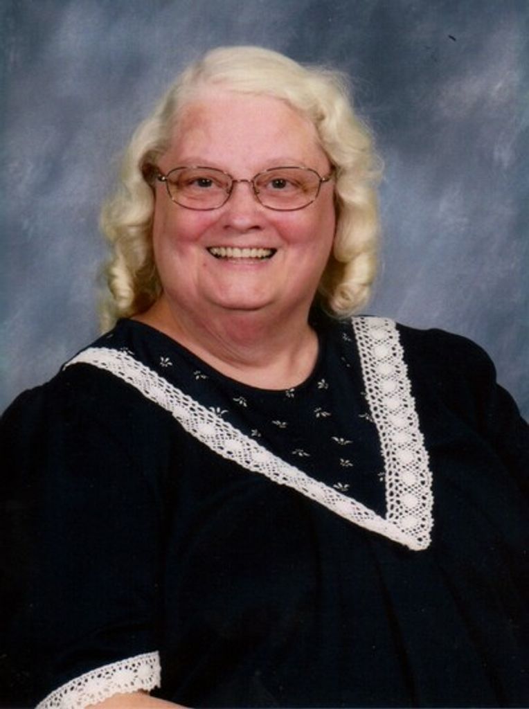 Emma Holtz Profile Photo